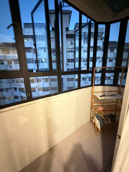 Pangsapuri untuk Dijual di Gambier Heights - Darren Lye - Balcony - PropertyGuru.com.my