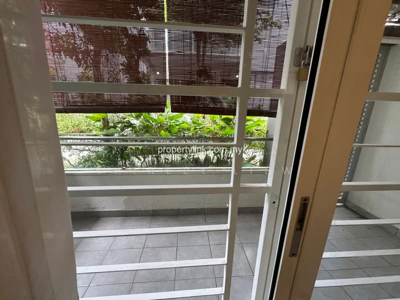 Rumah Bandar untuk Disewa di Petaling Jaya (Selangor) - Shirley Liew - Terrace to garden - PropertyGuru.com.my