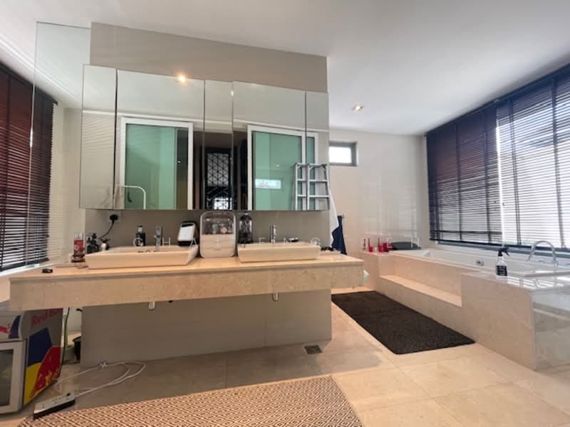 Semi-Detached House for Sale in KL City Centre (Kuala Lumpur) - Chai Eng Beh - Bathroom - PropertyGuru.com.my