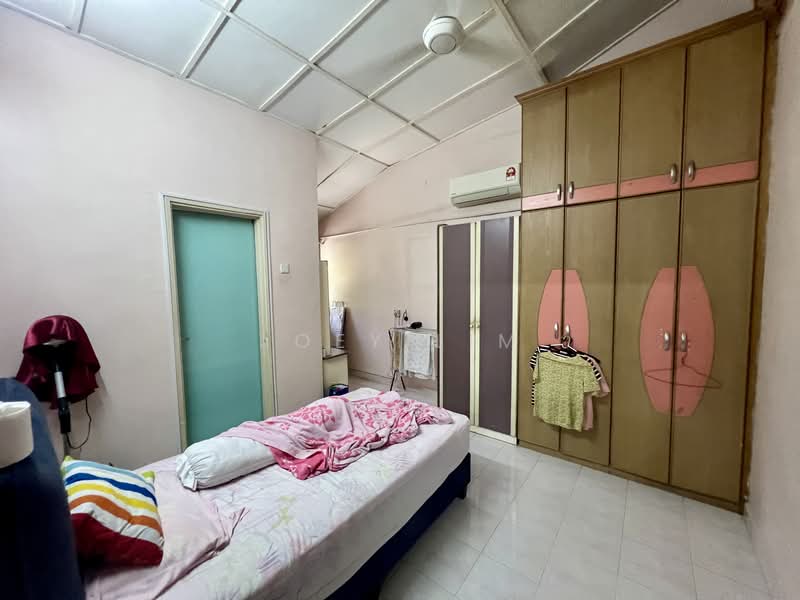 2-storey Terraced House for Sale in Taman Seputeh (Seputeh) - Joey Lim - Bedroom - PropertyGuru.com.my