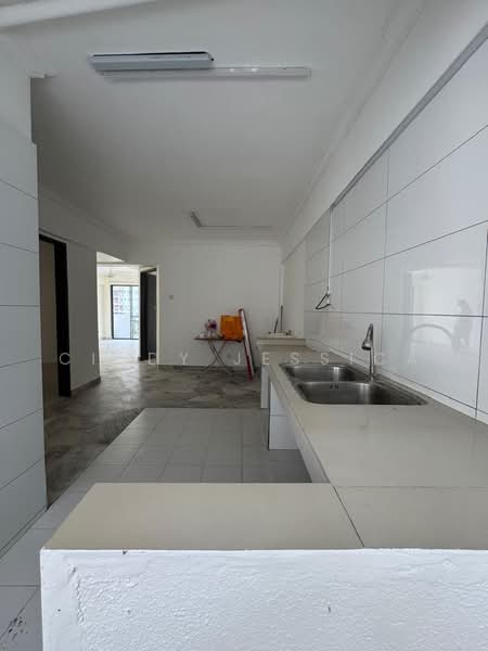 Pangsapuri untuk Dijual di Makmur Apartment - Cindy Jessica - Kitchen - PropertyGuru.com.my
