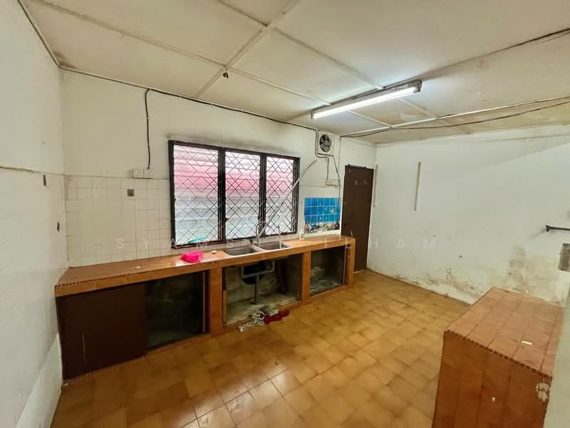 Terraced House for Sale in Ampang Jaya (Ampang) - Syamsul Ilham - Kitchen - PropertyGuru.com.my
