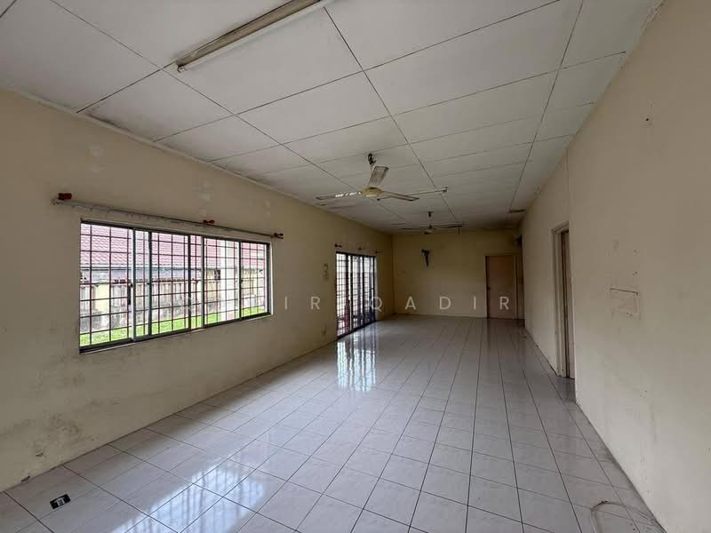 Rumah Banglo untuk Dijual di Taman Pinggiran Putra (Seri Kembangan) - Qadir Qadir - PropertyGuru.com.my