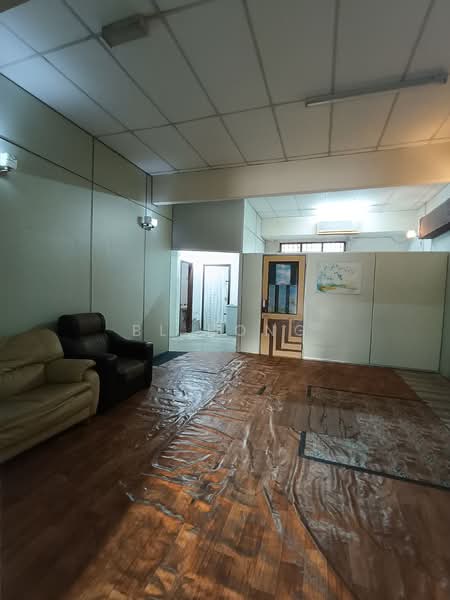 Kedai untuk Dijual di Ayer Molek (Melaka) - BL Bong - PropertyGuru.com.my