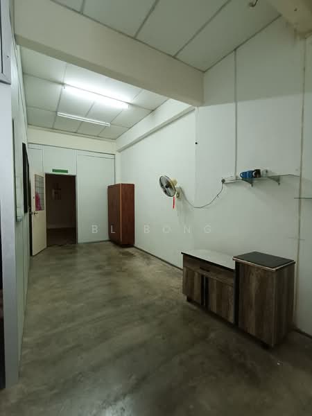 Kedai untuk Dijual di Ayer Molek (Melaka) - BL Bong - PropertyGuru.com.my