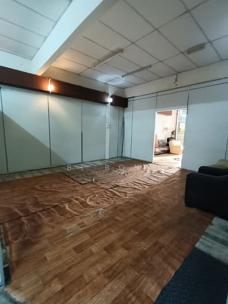 Kedai untuk Dijual di Ayer Molek (Melaka) - BL Bong - PropertyGuru.com.my