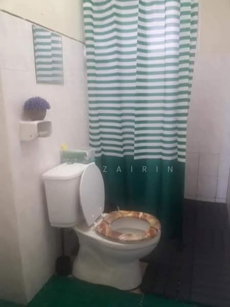 Condominium for Sale at Oakleaf Park - M.J Zairin - Bathroom - PropertyGuru.com.my