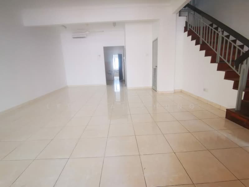 Terraced House for Rent in Bandar Puteri Puchong (Puchong) - Lee Thai Chung - Living Room - PropertyGuru.com.my