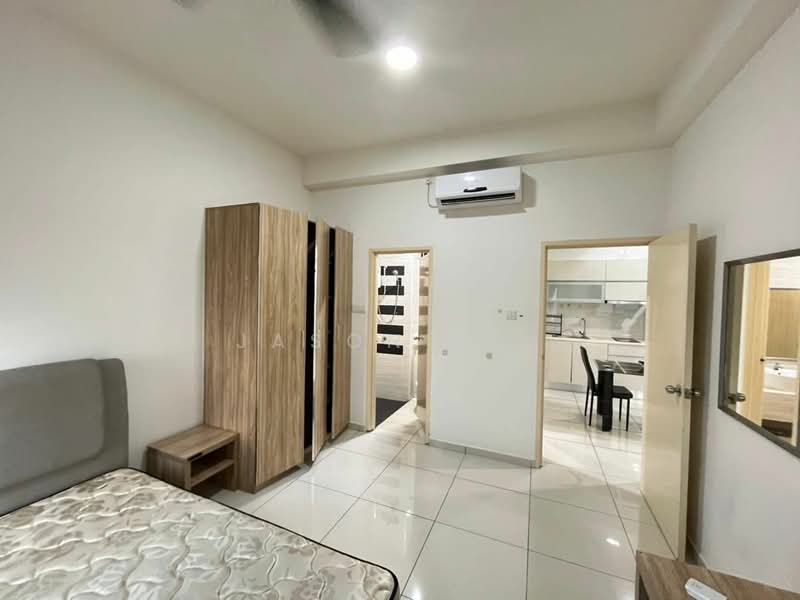 Service Residence for Sale at D'Summit Residences - Jason Sim - Bedroom - PropertyGuru.com.my