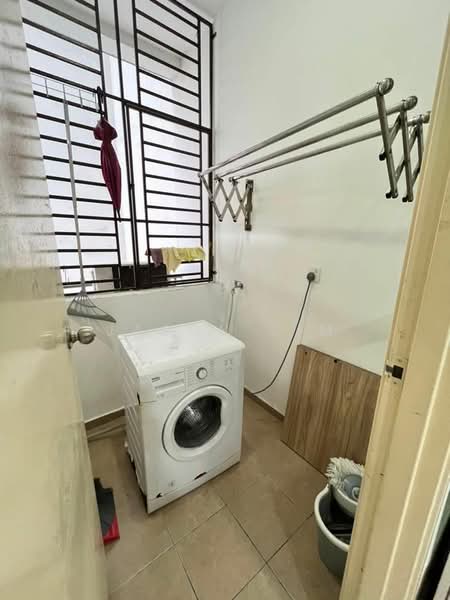 Service Residence for Sale at D'Summit Residences - Jason Sim - Interior - PropertyGuru.com.my