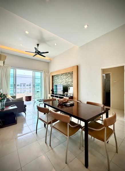Kondominium untuk Disewa di Bayswater Resort Condominium - Susan Chia - Living Room - PropertyGuru.com.my