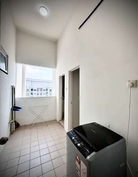 Kondominium untuk Disewa di Bayswater Resort Condominium - Susan Chia - Balcony - PropertyGuru.com.my