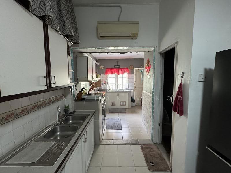2-storey Terraced House for Sale in Taman Gembira (Klang) - Jonathan Vinod - Kitchen - PropertyGuru.com.my