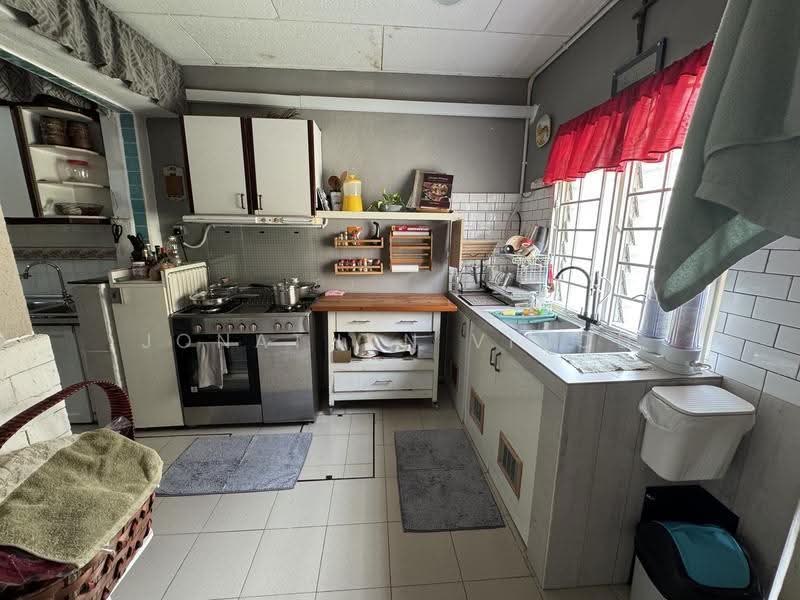 2-storey Terraced House for Sale in Taman Gembira (Klang) - Jonathan Vinod - Kitchen - PropertyGuru.com.my