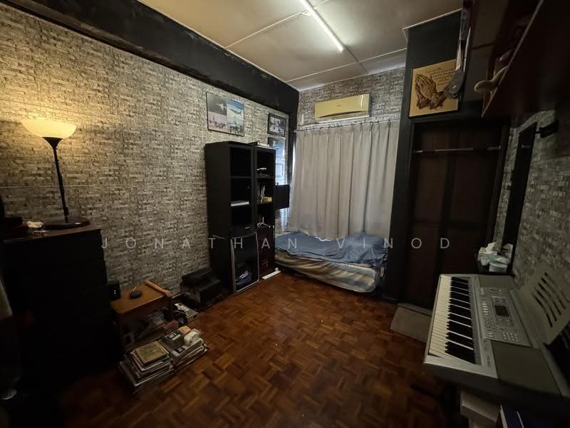 2-storey Terraced House for Sale in Taman Gembira (Klang) - Jonathan Vinod - Bedroom - PropertyGuru.com.my
