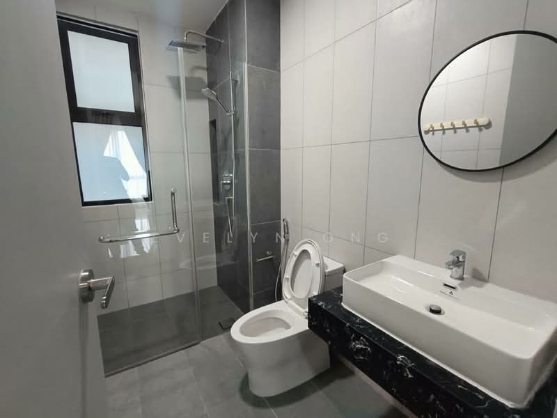 Servis Apartment untuk Disewa di Ruby Seapark - Evelyn Ong - Bathroom - PropertyGuru.com.my