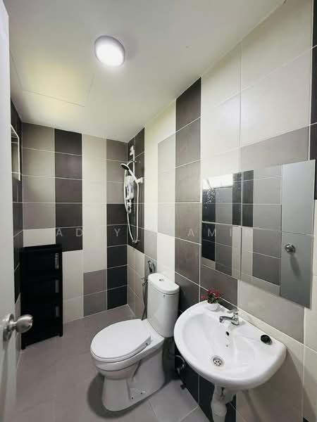 Service Residence for Rent at Residensi Mutiara Kajang 2 - Adly Azamin - Bathroom - PropertyGuru.com.my