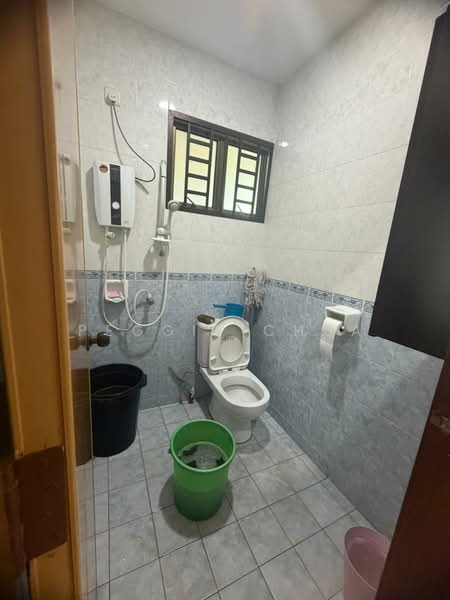 Rumah Teres 2 Tingkat untuk Disewa di Taman Desa Cemerlang (Ulu Tiram) - Peggie Chua - Bathroom - PropertyGuru.com.my