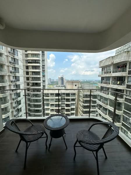 Kondominium untuk Disewa di Royal Strand @ Country Garden Danga Bay - Hong Charng Lee - Balcony - PropertyGuru.com.my