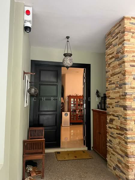 Link Bungalow for Sale in Petaling Jaya (Selangor) - CHRIS LEE - Entrance - PropertyGuru.com.my