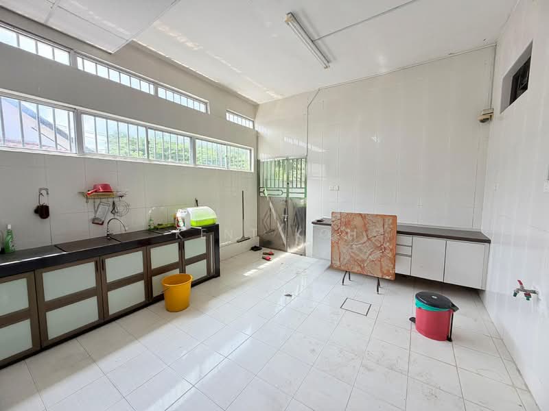 Semi-Detached House for Sale in Taman Sutera Utama (Skudai) - Kent Koh - Kitchen - PropertyGuru.com.my