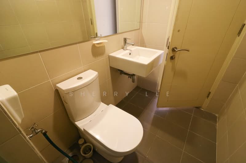 Servis Apartment untuk Dijual di Tiara Mutiara / The Crown - Sherry Lee - Bathroom - PropertyGuru.com.my
