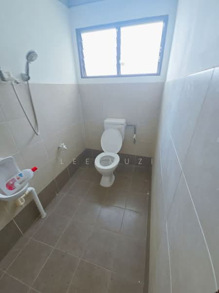Shop for Rent in Kuala Kangsar (Perak) - Lee Muzi - Bathroom - PropertyGuru.com.my