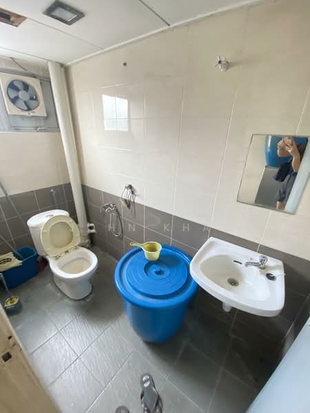 Shop for Sale in Puchong (Selangor) - John Khaw - Bathroom - PropertyGuru.com.my