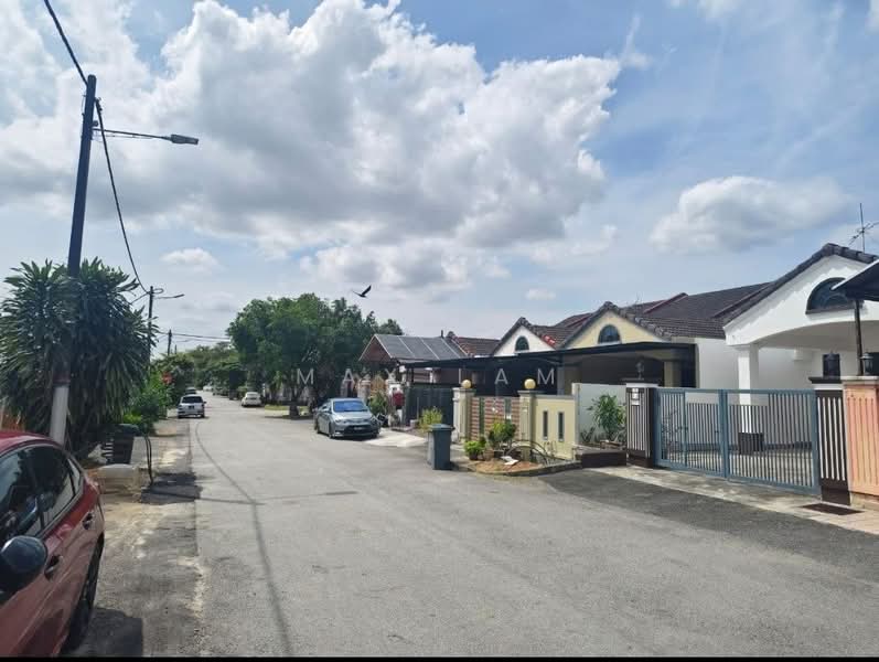 1.5-storey Terraced House for Sale in Taman Perling (Perling) - Max Lam - PropertyGuru.com.my