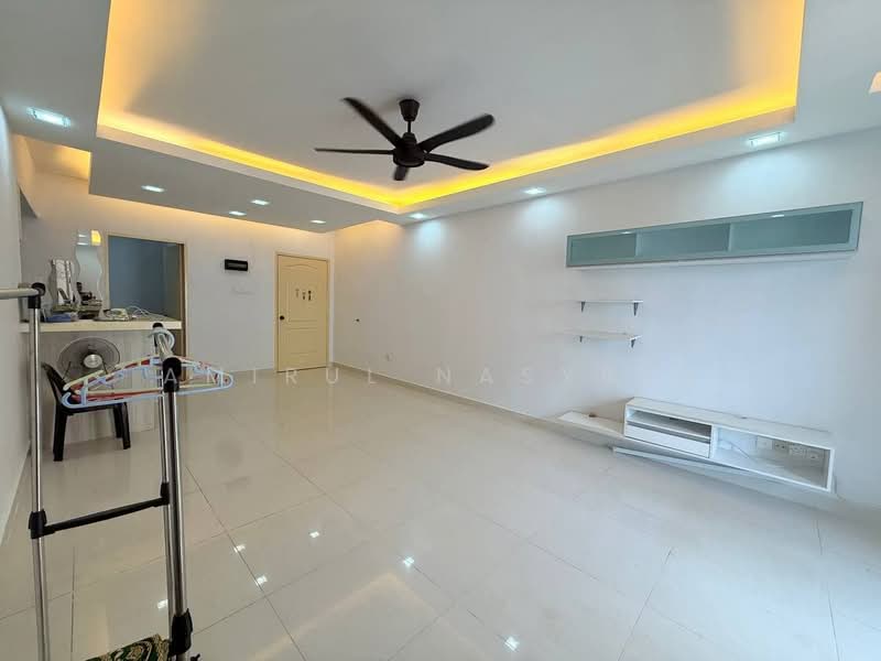 Apartment for Sale at Lakeview Apartments - Amirul Nasyriq - Living Room - PropertyGuru.com.my