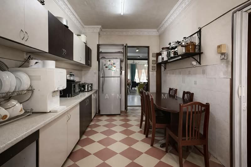 Rumah Teres untuk Dijual di Taman Bukit Subang (Shah Alam) - Luqman Ramli - Kitchen - PropertyGuru.com.my