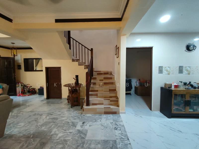 Rumah Teres 2 Tingkat untuk Dijual di Ampang Jaya (Ampang) - Cik Maya Abdul - Living Room - PropertyGuru.com.my