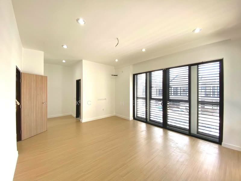 2-storey Terraced House for Sale in Elmina (Shah Alam) - KC Cheah - Living Room - PropertyGuru.com.my