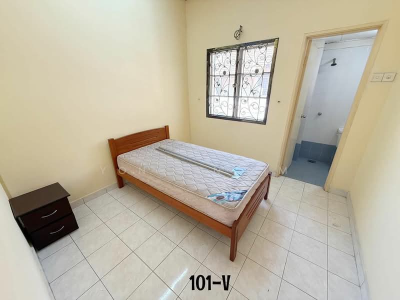 2-storey Terraced House for Sale in Bandar Botanic (Klang) - Yongsen Lim - Bedroom - PropertyGuru.com.my