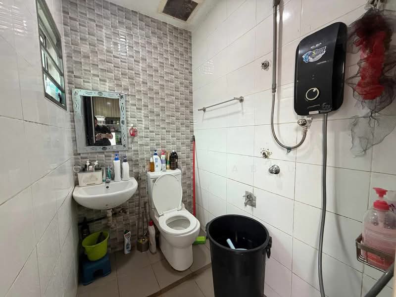 Rumah Teres untuk Dijual di Setapak (Kuala Lumpur) - Cik Maya Abdul - Bathroom - PropertyGuru.com.my