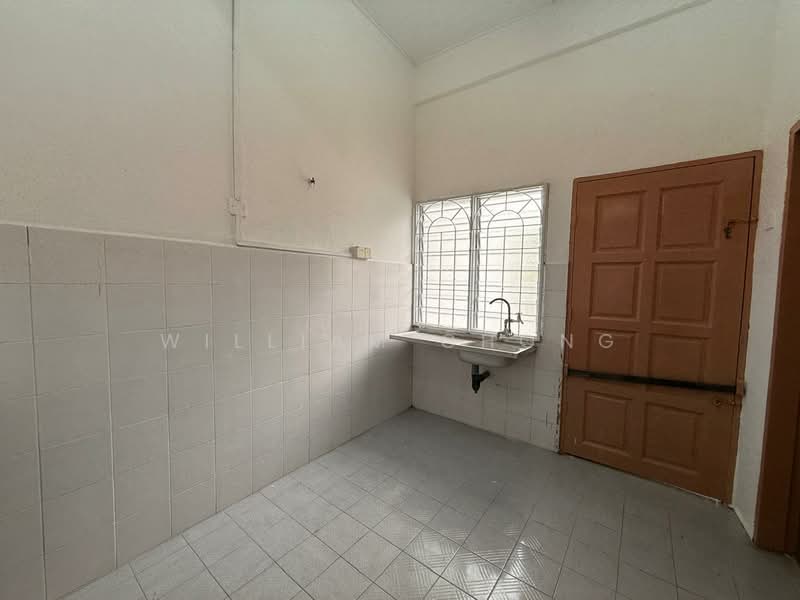Rumah Teres 1 Tingkat untuk Dijual di Bukit Beruang (Bukit Baru) - William Chong - Kitchen - PropertyGuru.com.my