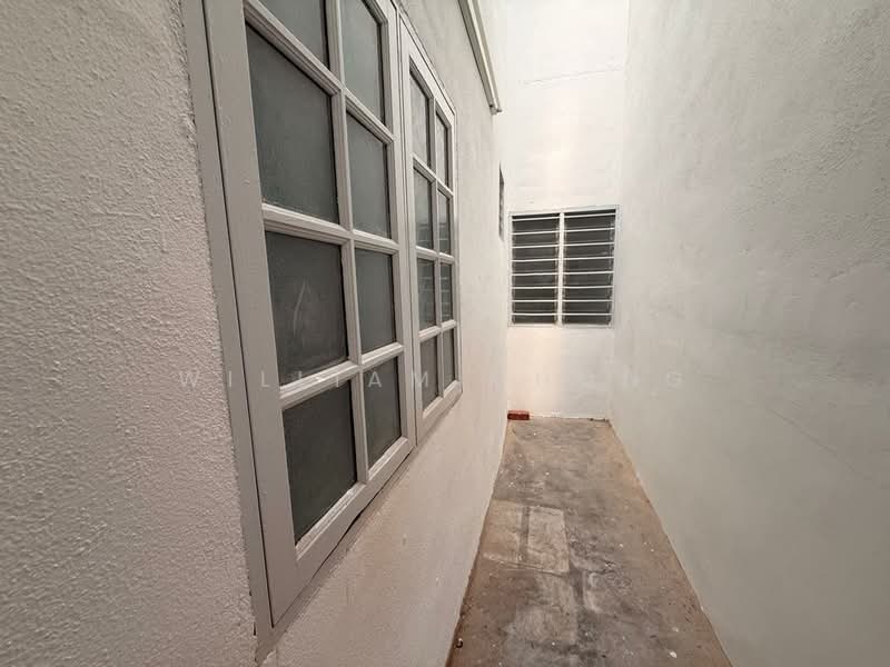 Rumah Teres 1 Tingkat untuk Dijual di Bukit Beruang (Bukit Baru) - William Chong - Exterior - PropertyGuru.com.my