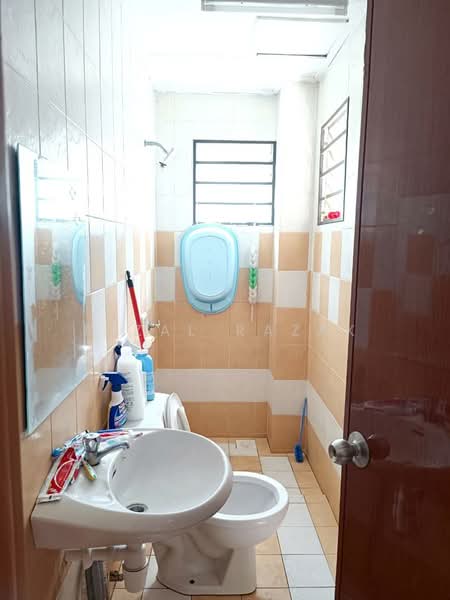 2-storey Terraced House for Sale in U12, Taman Cahaya Alam (Shah Alam) - Rizal Razak - Bathroom - PropertyGuru.com.my