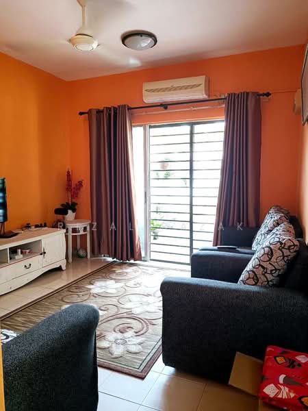 2-storey Terraced House for Sale in U12, Taman Cahaya Alam (Shah Alam) - Rizal Razak - Living Room - PropertyGuru.com.my