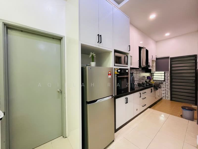 Semi-Detached House for Sale in Sepang (Selangor) - Aqillah Razali - Kitchen - PropertyGuru.com.my