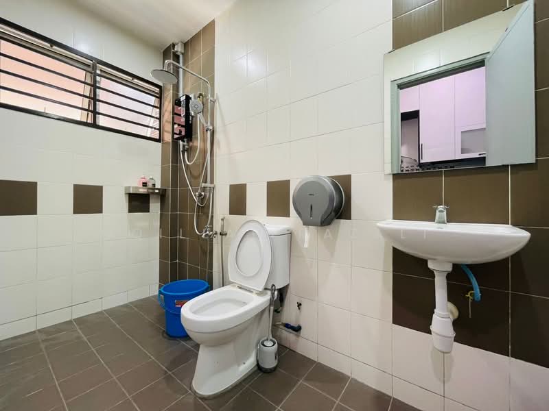 Semi-Detached House for Sale in Sepang (Selangor) - Aqillah Razali - Bathroom - PropertyGuru.com.my