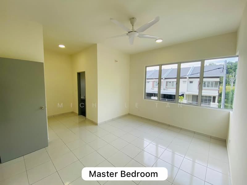 Rumah Teres untuk Dijual di Sepang (Selangor) - Michelle Tan - Master Bedroom - PropertyGuru.com.my