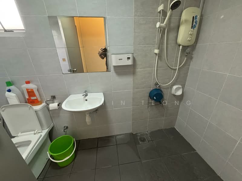 Condominium for Rent at The Edge Residence - Benjamin Teong - Bathroom - PropertyGuru.com.my