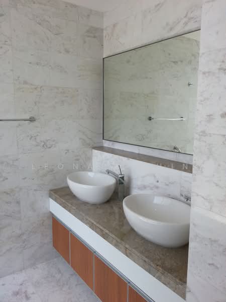 Servis Apartment untuk Dijual di Twins @ Damansara Heights - Leonard Chin - Bathroom - PropertyGuru.com.my