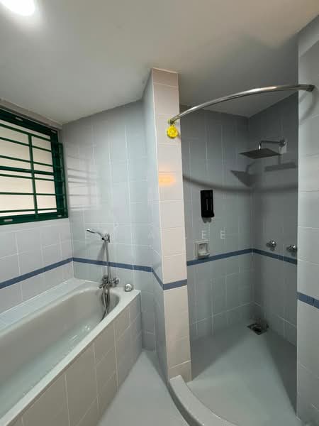 Condominium for Rent at The Straits View Condominium - Emma Lee - Bathroom - PropertyGuru.com.my