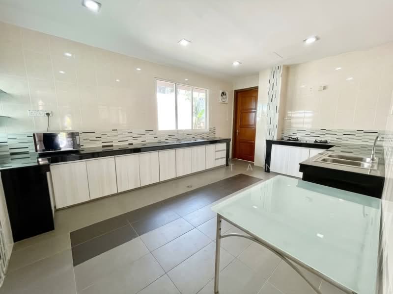 Rumah Banglo untuk Disewa di Petaling Jaya (Selangor) - Esther Tan - Kitchen - PropertyGuru.com.my