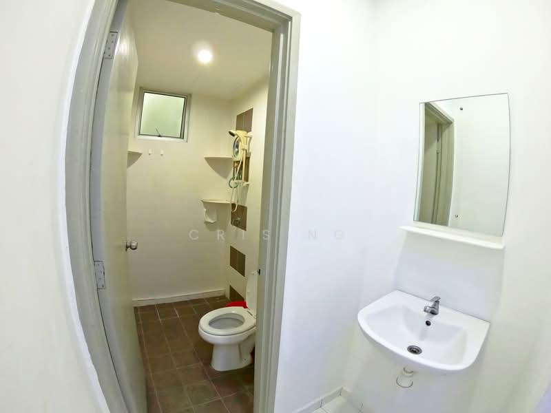 Condominium for Sale at The Golden Triangle Condominium - Cris Ng - Bathroom - PropertyGuru.com.my