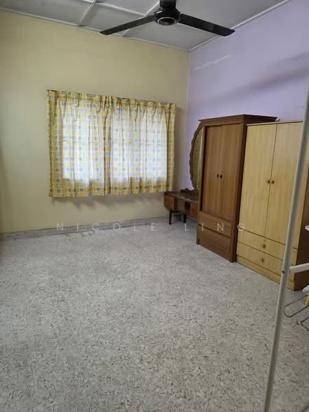 Rumah Teres 2 Tingkat untuk Disewa di Taman Ipoh Selatan (Ipoh) - Nicole Ling - Bedroom - PropertyGuru.com.my
