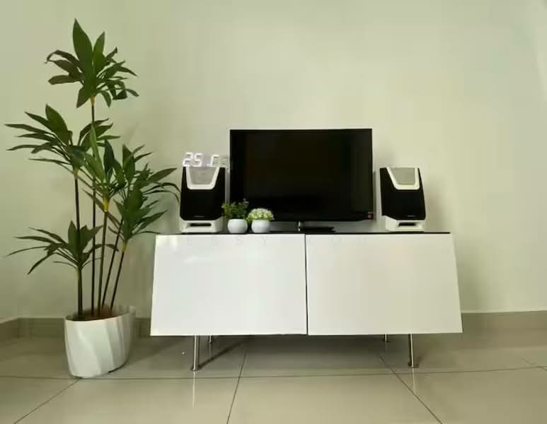 Servis Apartment untuk Disewa di Pinnacle Tower - Jessy Koh - Living Room - PropertyGuru.com.my