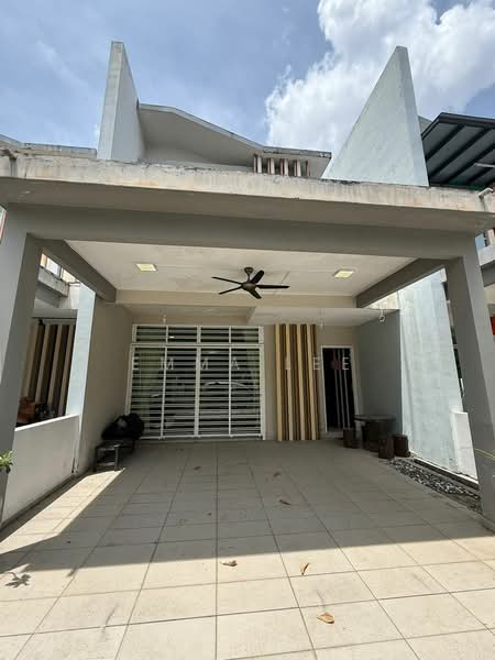 Rumah Teres 2 Tingkat untuk Disewa di Taman Mount Austin (Tebrau) - Emma Lee - Exterior - PropertyGuru.com.my